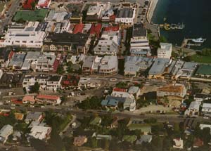 Queenstown bay in the top right corner and The Dairy Guesthouse in the bottom right corner.